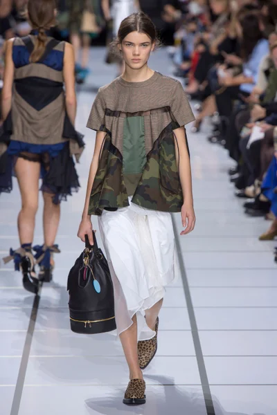 Look 11